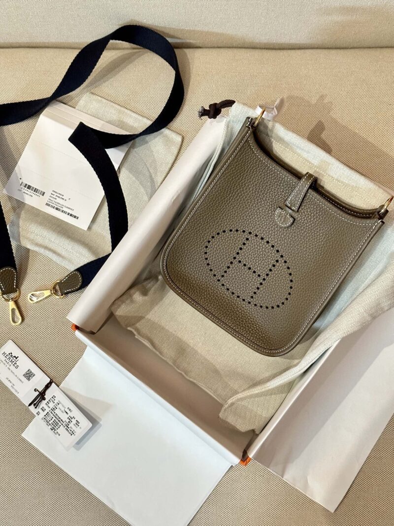 Hermès Mini Evelyne 16 Taurillon Clemence Etoupe Gold Hardware