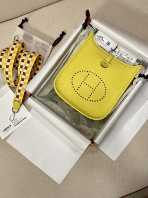 Hermès Mini Evelyne 16 Taurillon Clemence Lime Silver Hardware