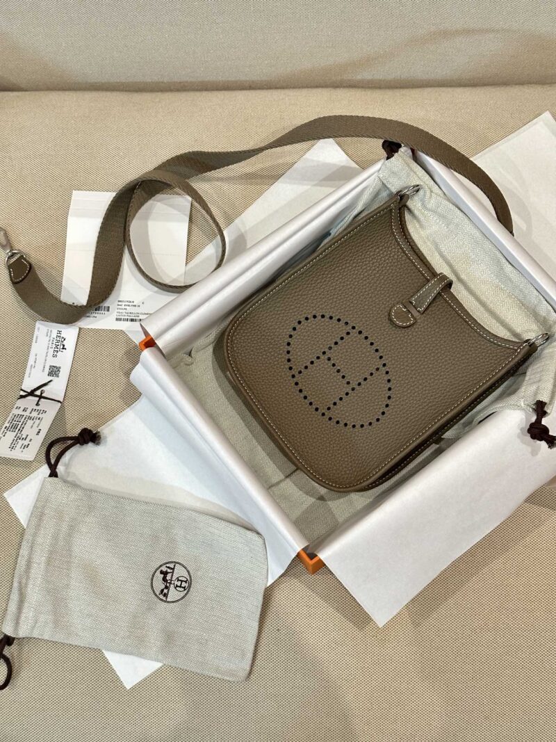 Hermès Mini Evelyne 18 Taurillon Clemence Etoupe Silver Hardware