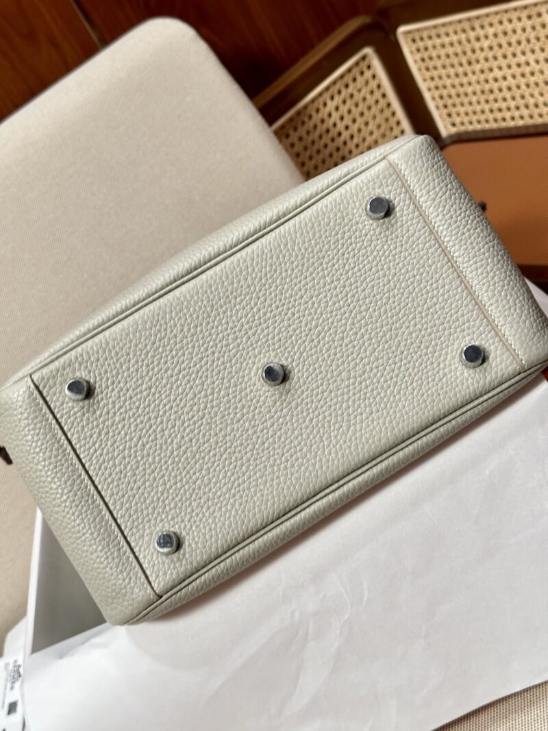 Hermès Lindy 26 Taurillon Clemence & Crocodile Beton Silver Hardware - Image 9