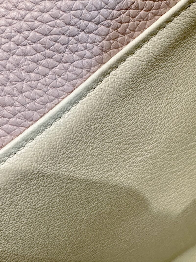 Hermès Mini Lindy 19 Taurillon Clemence Mauve Pale & Mushroom Silver Hardware - Image 13