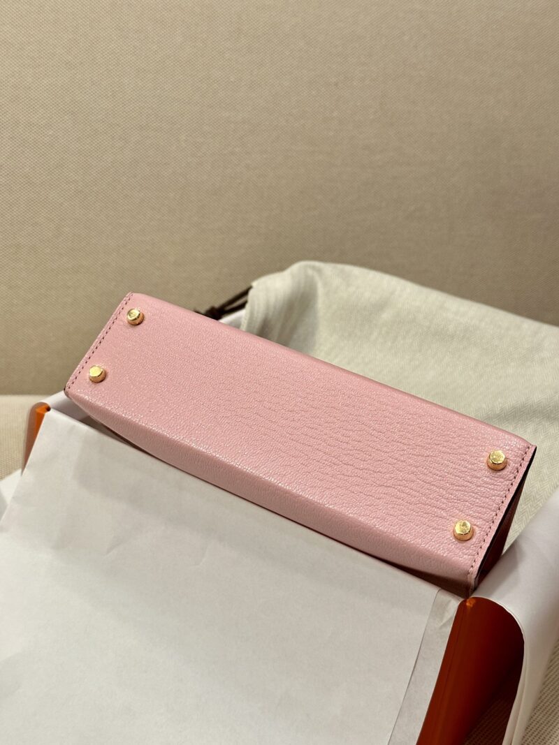 Hermès Mini Kelly 19 Chevre Rose Sakura Gold Hardware - Image 22