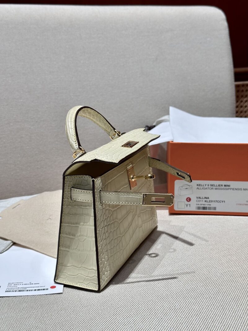 Hermès Mini Kelly 19 Matte Crocodile Vallina Gold Hardware - Image 5