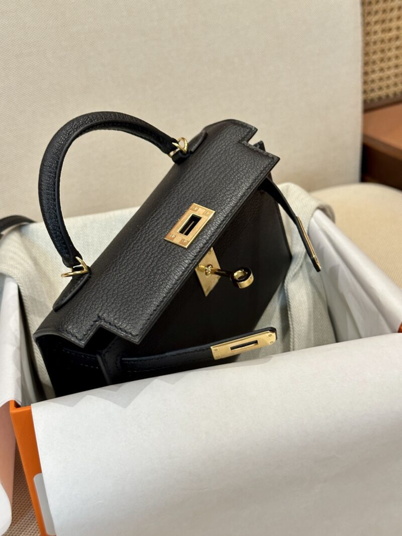 Hermès Mini Kelly Chevre Noir Gold Hardware - Image 4