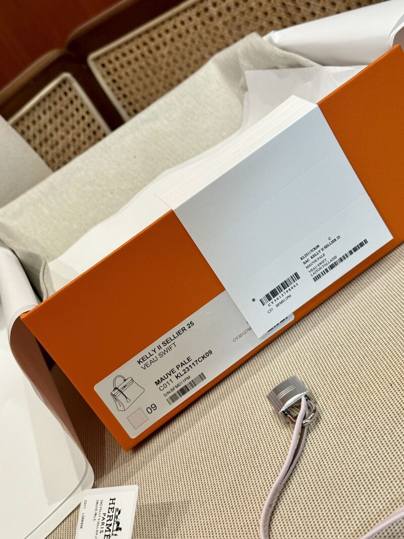 Hermès Kelly 25 Swift Mauve Silver Hardware - Image 15