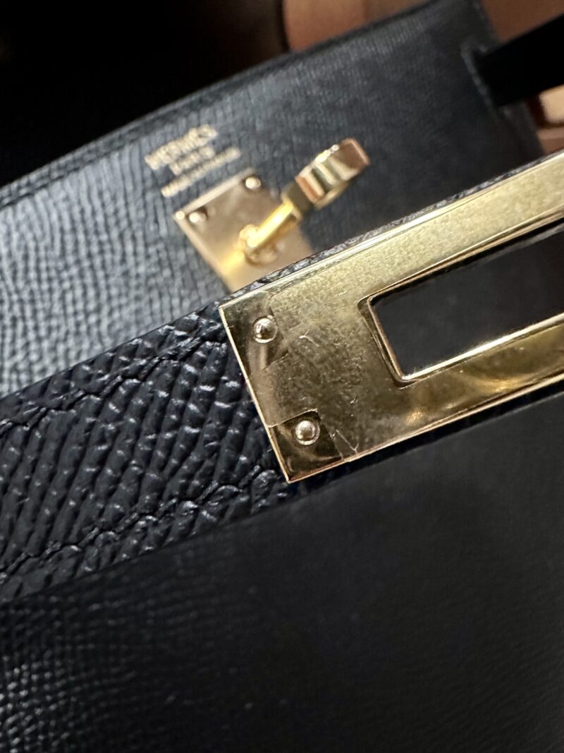 Hermès Kelly 25 Epsom Noir Gold Hardware - Image 19