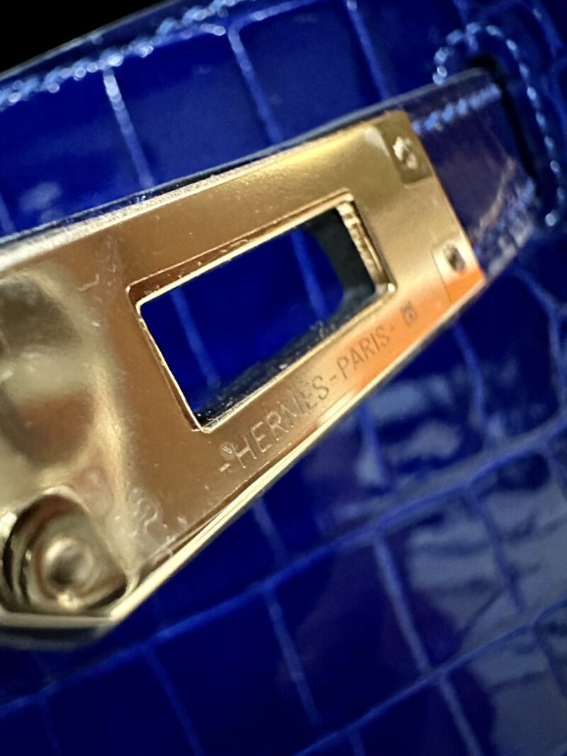 Hermès Kelly 25 Shiny Porosus Blue Electric Gold Hardware - Image 14