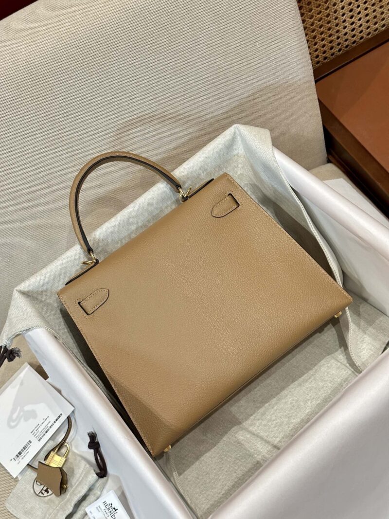 Hermès Kelly 28 Chevre Biscuit Gold Hardware - Image 8