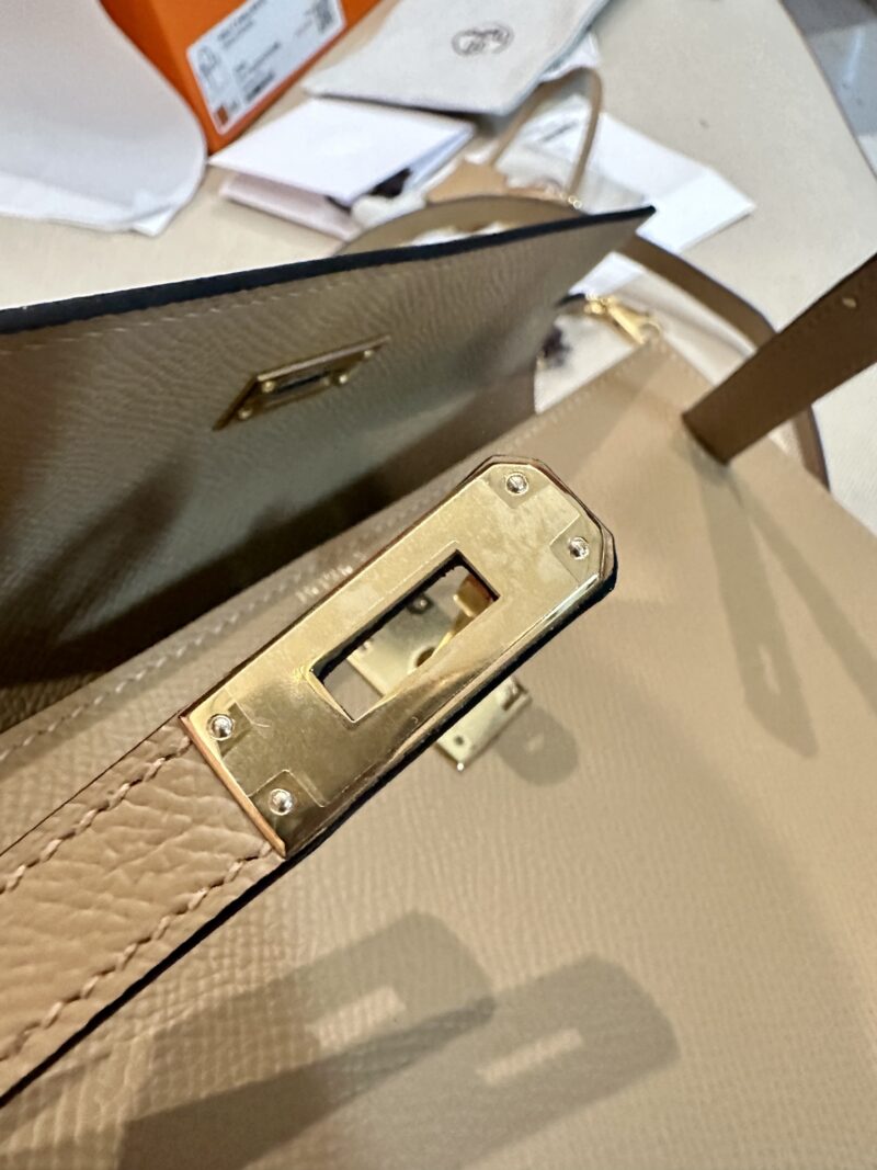 Hermès Kelly 25 Epsom Chai, Gold Gold Hardware - Image 11
