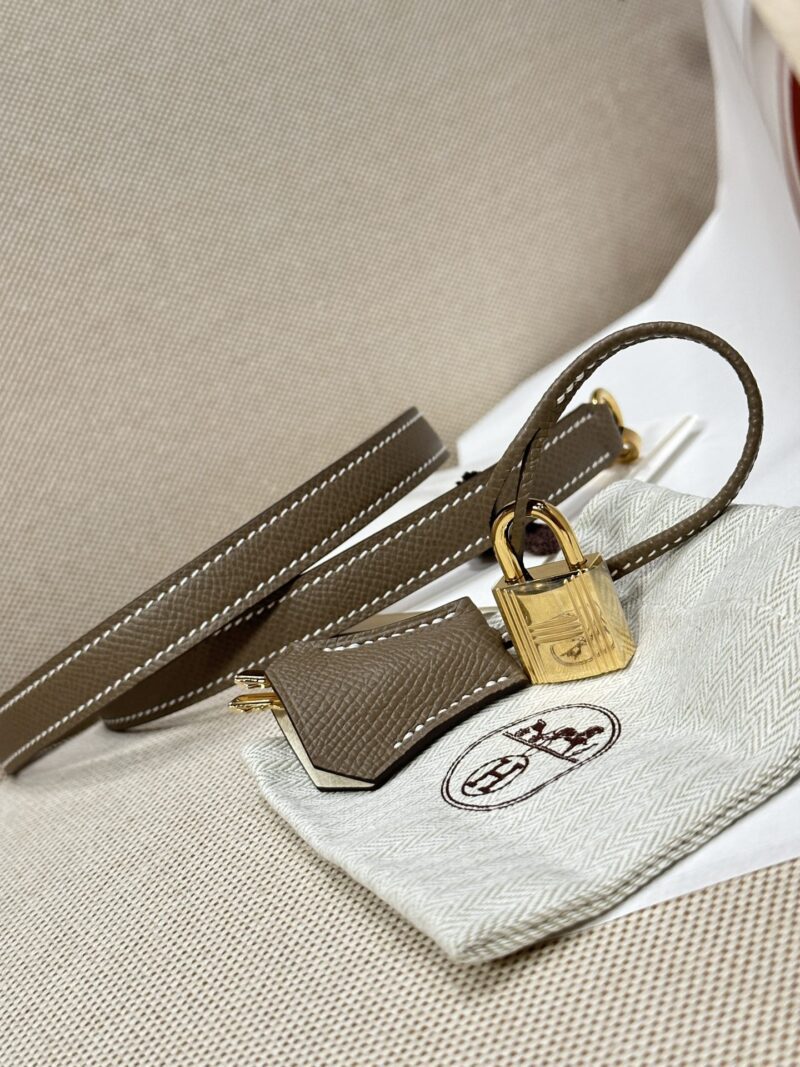 Hermès Kelly 25 Epsom Craie, Etoupe Gold Hardware - Image 18