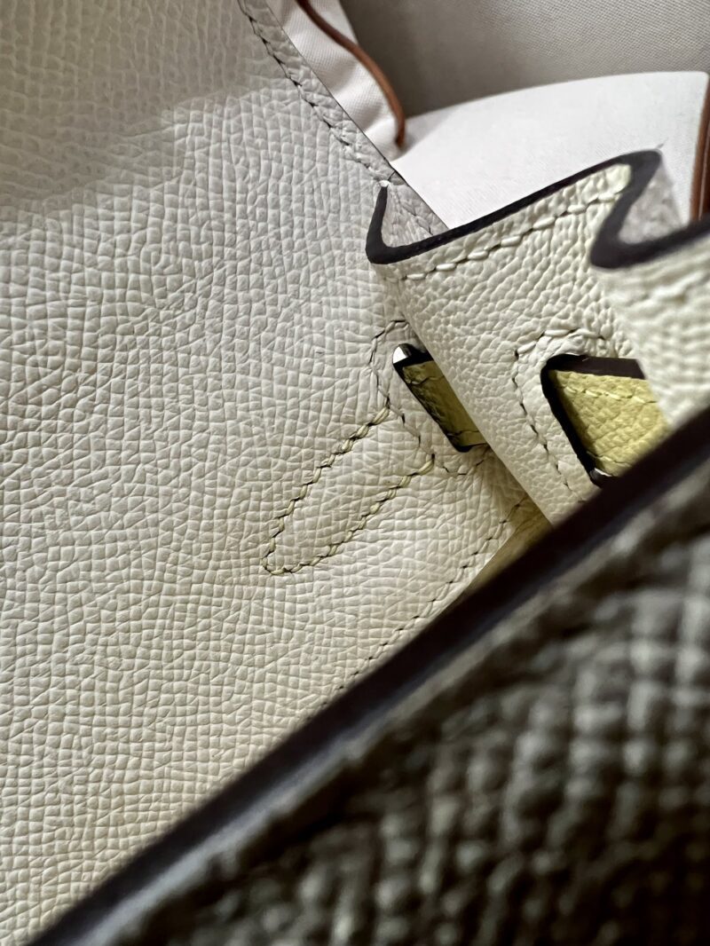 Hermès Kelly 25 Epsom Nata, Jaune Poussin, Sesame Silver Hardware - Image 6