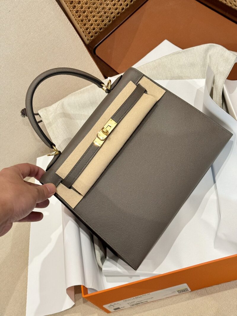 Hermès Kelly 28 Epsom Etain, Gold Gold Hardware - Image 6