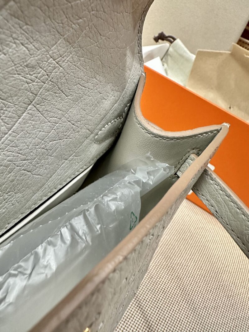 Hermès Kelly Pochette Gris Pearl Ostrich Gold Hardware