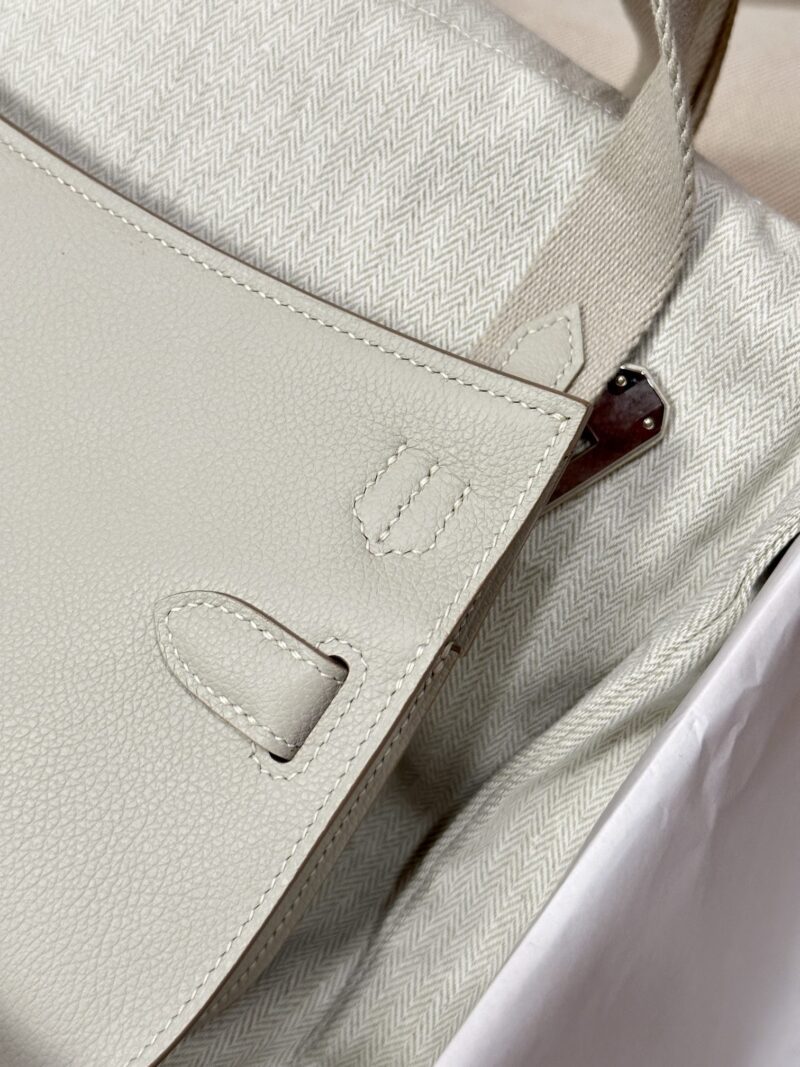 Hermès Jypsiere 23 Evercolor Beton Silver Hardware - Image 17