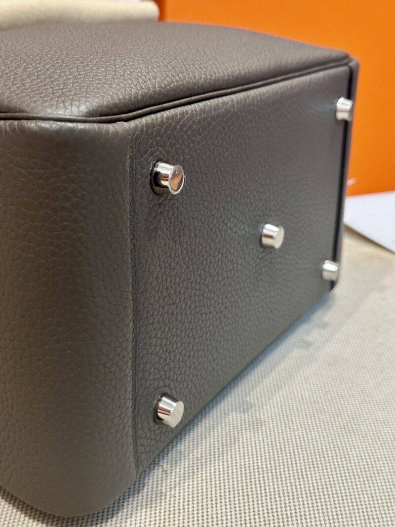 Hermès Lindy 26 Clemence Etain Silver Hardware - Image 7