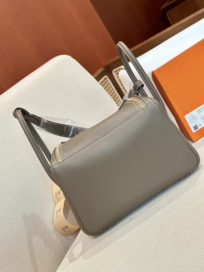 Hermès Lindy 26 Taurillon Clemence Etoupe Gold Hardware - Image 8