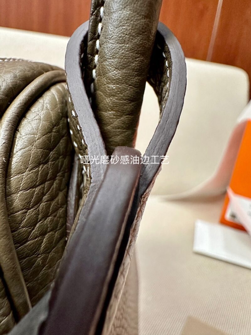 Hermès Lindy 30 Taurillon Clemence Etoupe Silver Hardware - Image 12