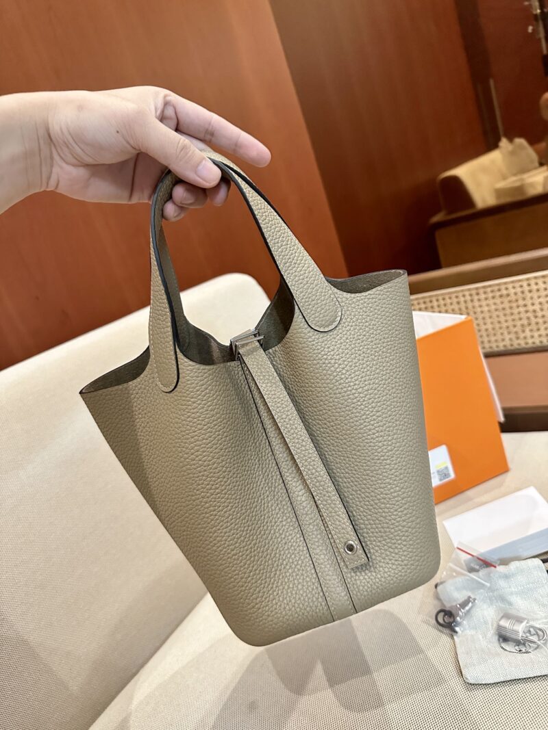 Hermès Picotin 18 Taurillon Clemence Beige Marfa Silver Hardware - Image 5