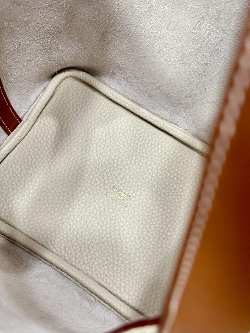 Hermès Picotin 18 Taurillon Clemence & Swift Craie Gold Hardware - Image 6