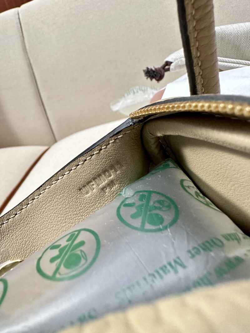 Hermès Mini Lindy 20 Taurillon Clemence Gris Trench Silver Hardware - Image 13