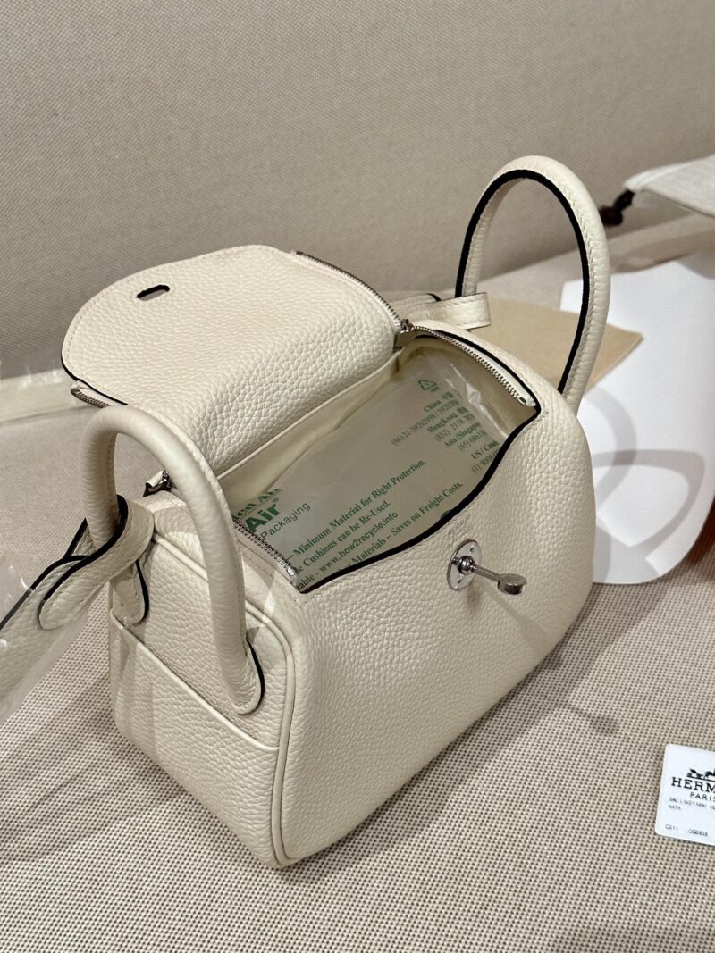Hermès Mini Lindy 20 Taurillon Clemence Nata Silver Hardware - Image 5