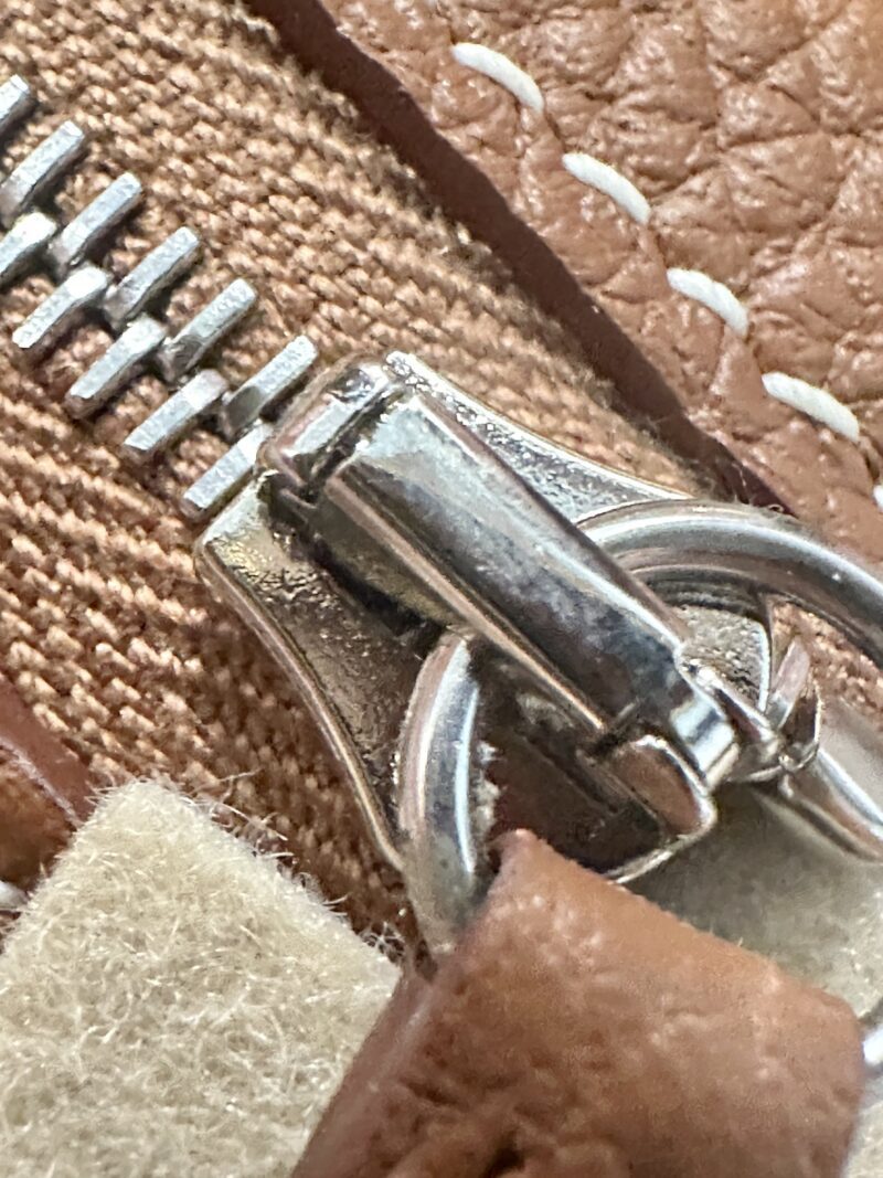 Hermès Lindy 26 Taurillon Clemence Gold Silver Hardware - Image 14