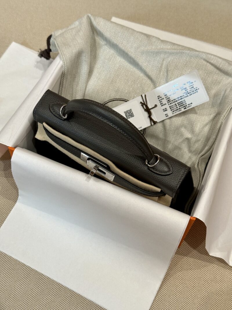 Hermès Mini Kelly 19 Epsom Gris Graphite Silver Hardware - Image 3