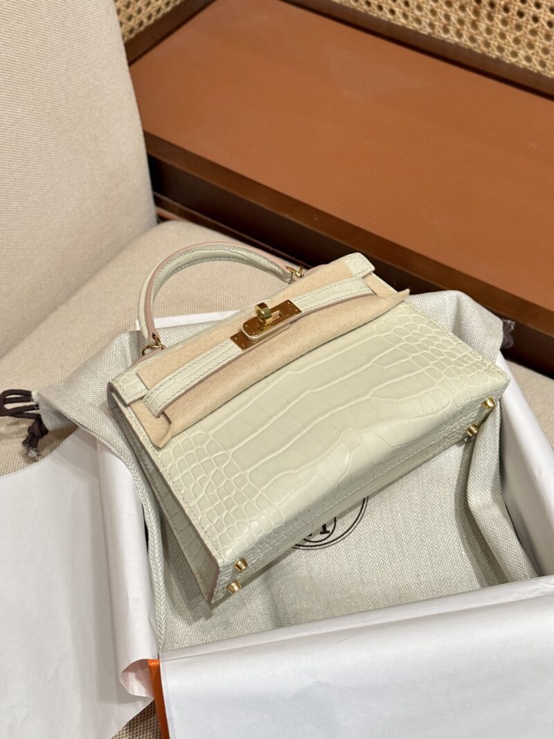 Hermès Mini Kelly 19 Matte Alligator Beton Gold Hardware - Image 3