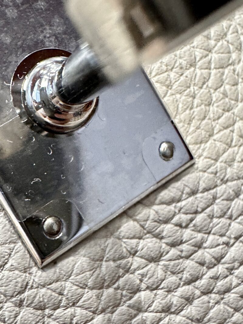 Hermès Kelly 25 Togo Craie, Etoupe Silver Hardware - Image 17