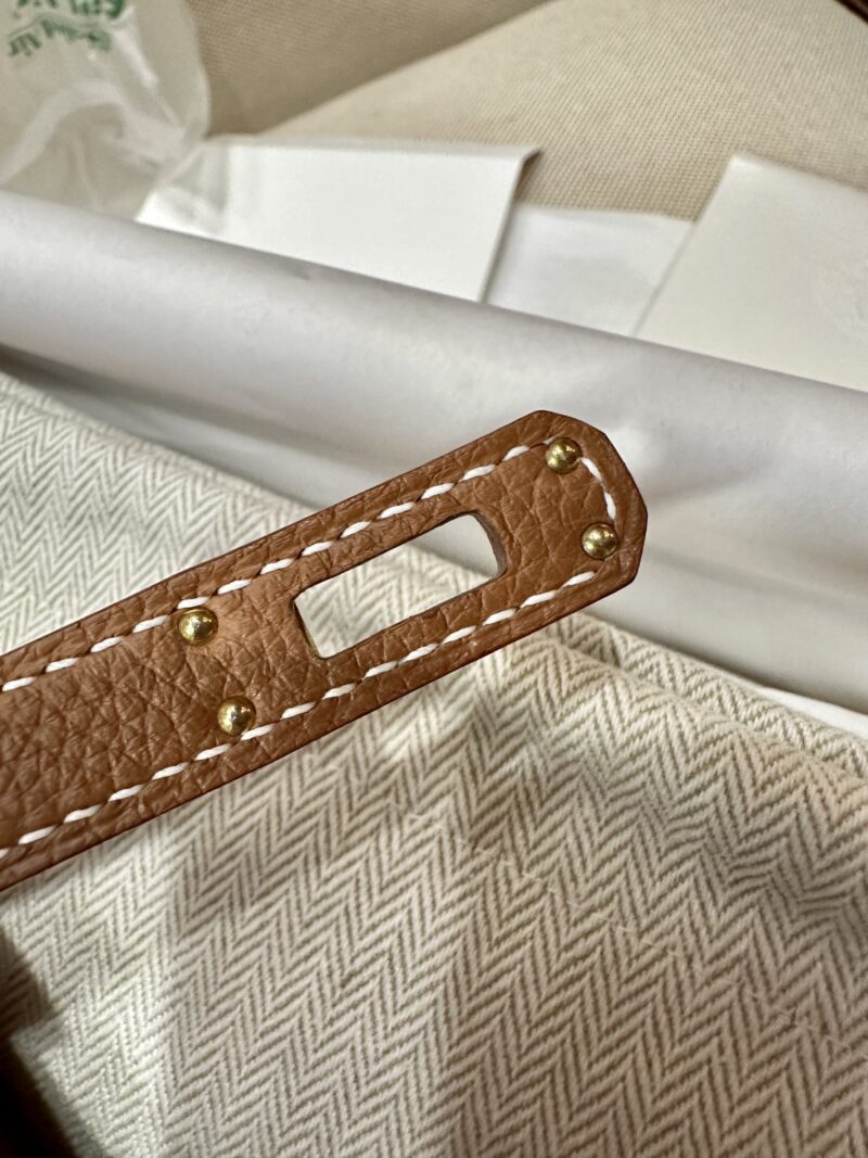 Hermès Kelly 25 Togo Gold Gold Hardware - Image 17