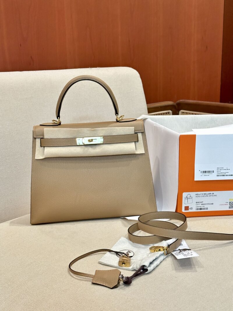 Hermès Kelly 28 Chevre Biscuit Gold Hardware - Image 2