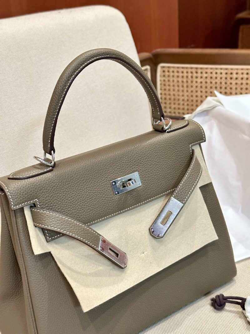 Hermès Kelly 28 Togo Etoupe, Silver Silver Hardware - Image 6