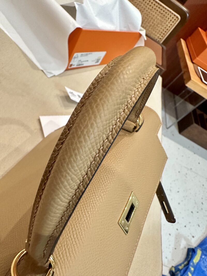 Hermès Kelly 25 Epsom Chai, Gold Gold Hardware - Image 10