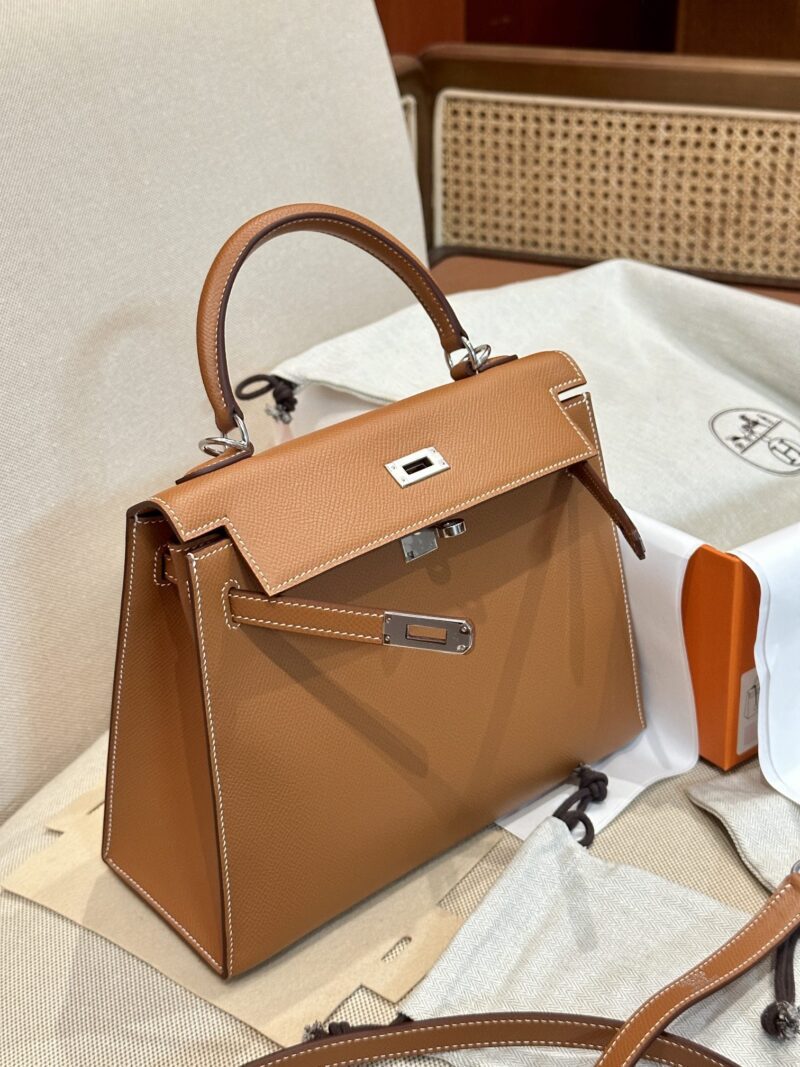 Hermès Kelly 25 Epsom Gold, Silver Silver Hardware - Image 2