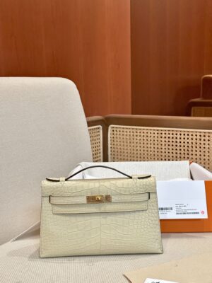 Hermès Kelly Pochette Vallina Matte Crocodile Gold Hardware