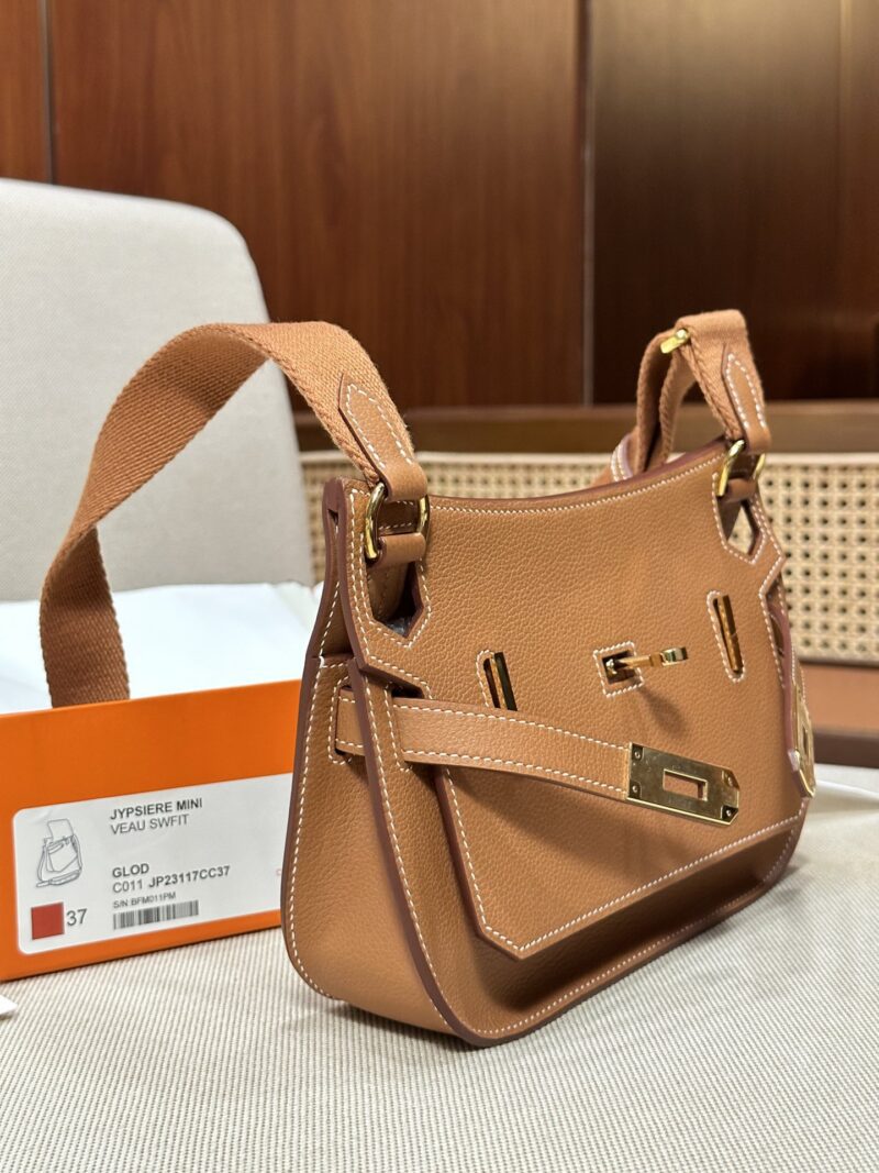 Hermès Jypsiere 23 Evercolor Gold Gold Hardware - Image 5