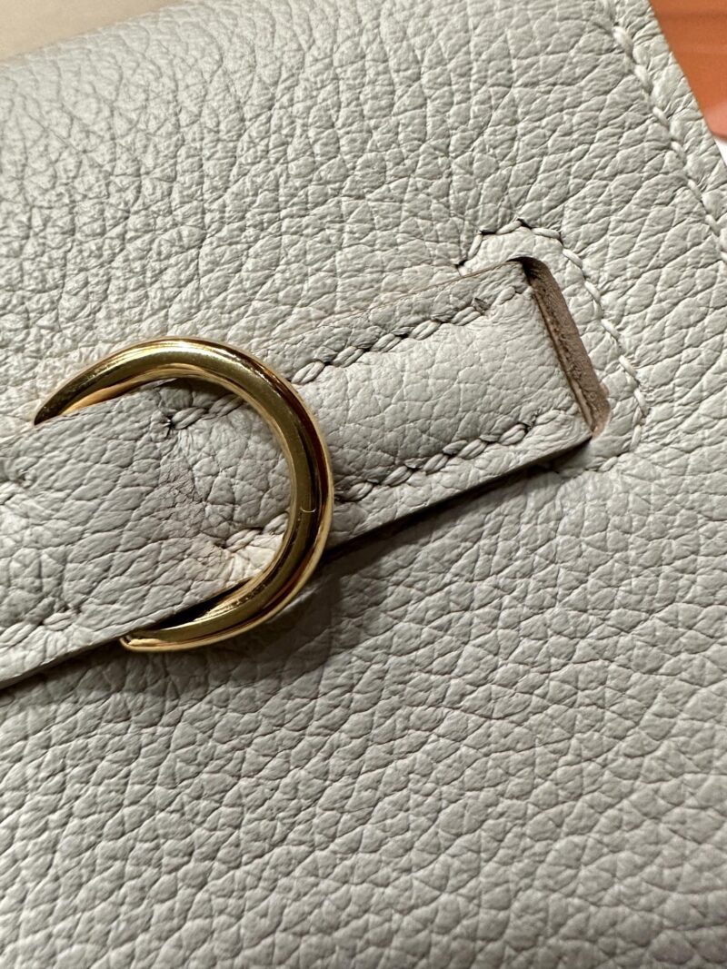 Hermès Kelly Danse 22 Evercolor Gris Pearl Gold Hardware - Image 14