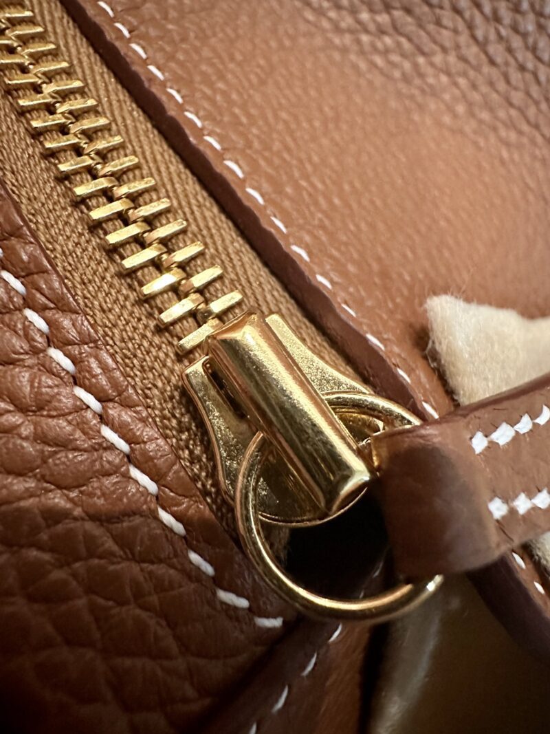 Hermès Lindy 30 Clemence Gold Gold Hardware - Image 13