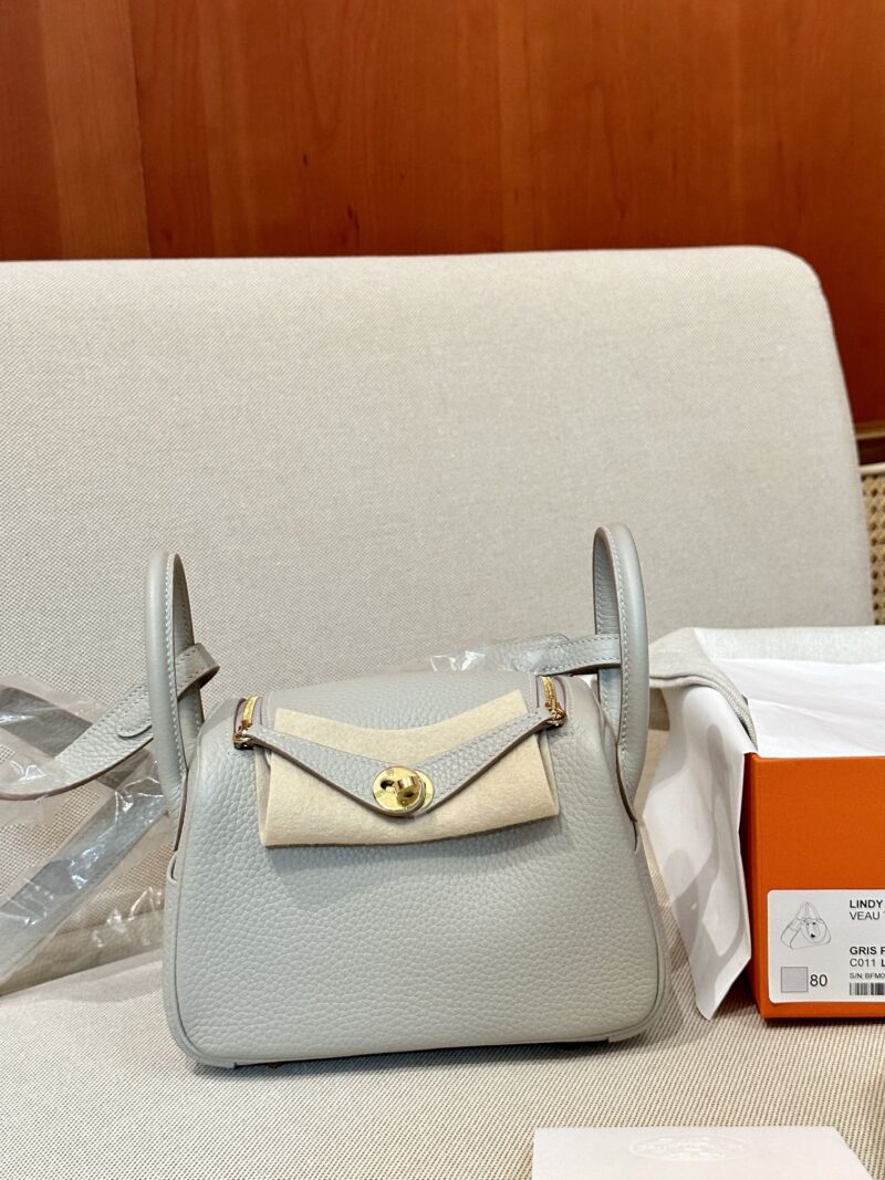 Hermès Mini Lindy 20 Clemence Gris Pearl Gold Hardware - Image 3