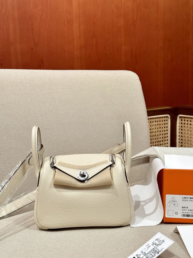 Hermès Mini Lindy 20 Taurillon Clemence Nata Silver Hardware - Image 2