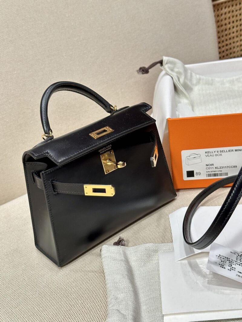 Hermès Mini Kelly 19 Box Calf Noir Gold Hardware - Image 5