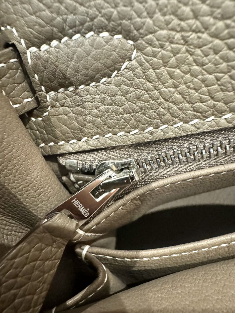 Hermès Kelly 25 Togo Etoupe Silver Hardware - Image 10