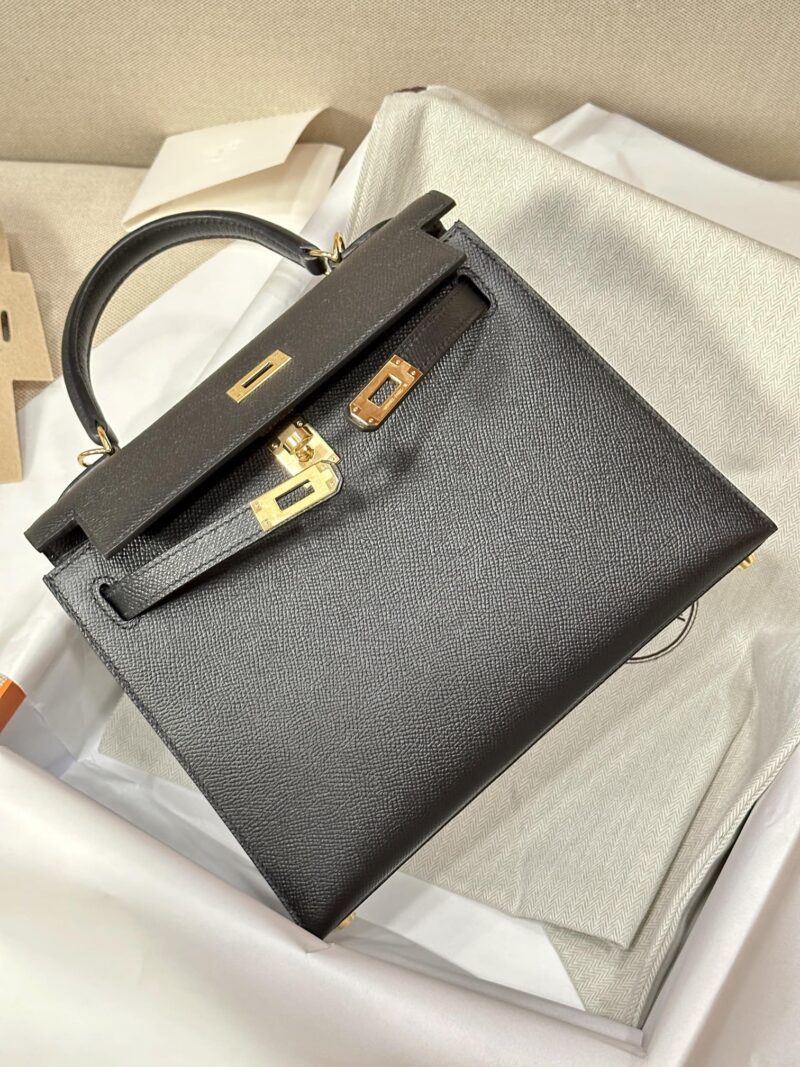 Hermès Kelly 25 Epsom Noir Gold Hardware - Image 10