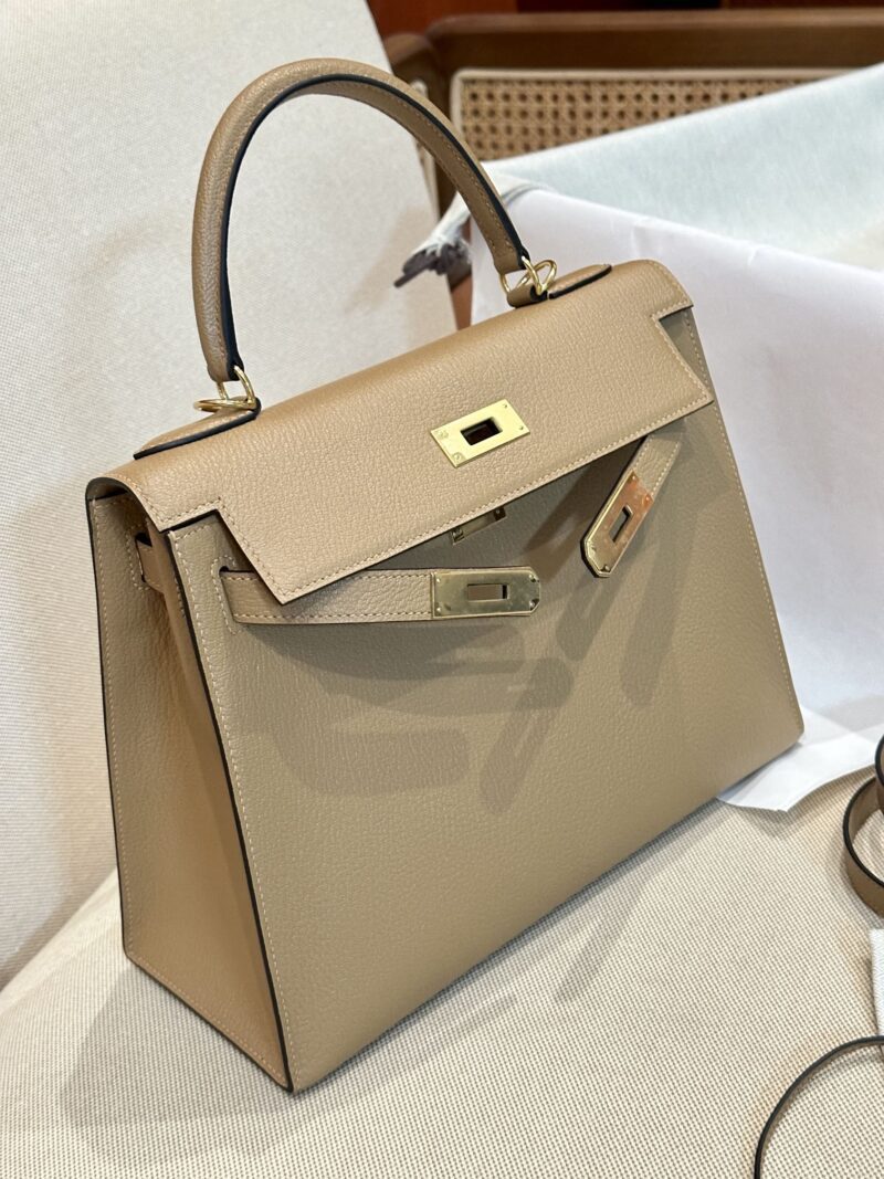 Hermès Kelly 28 Chevre Biscuit Gold Hardware - Image 4