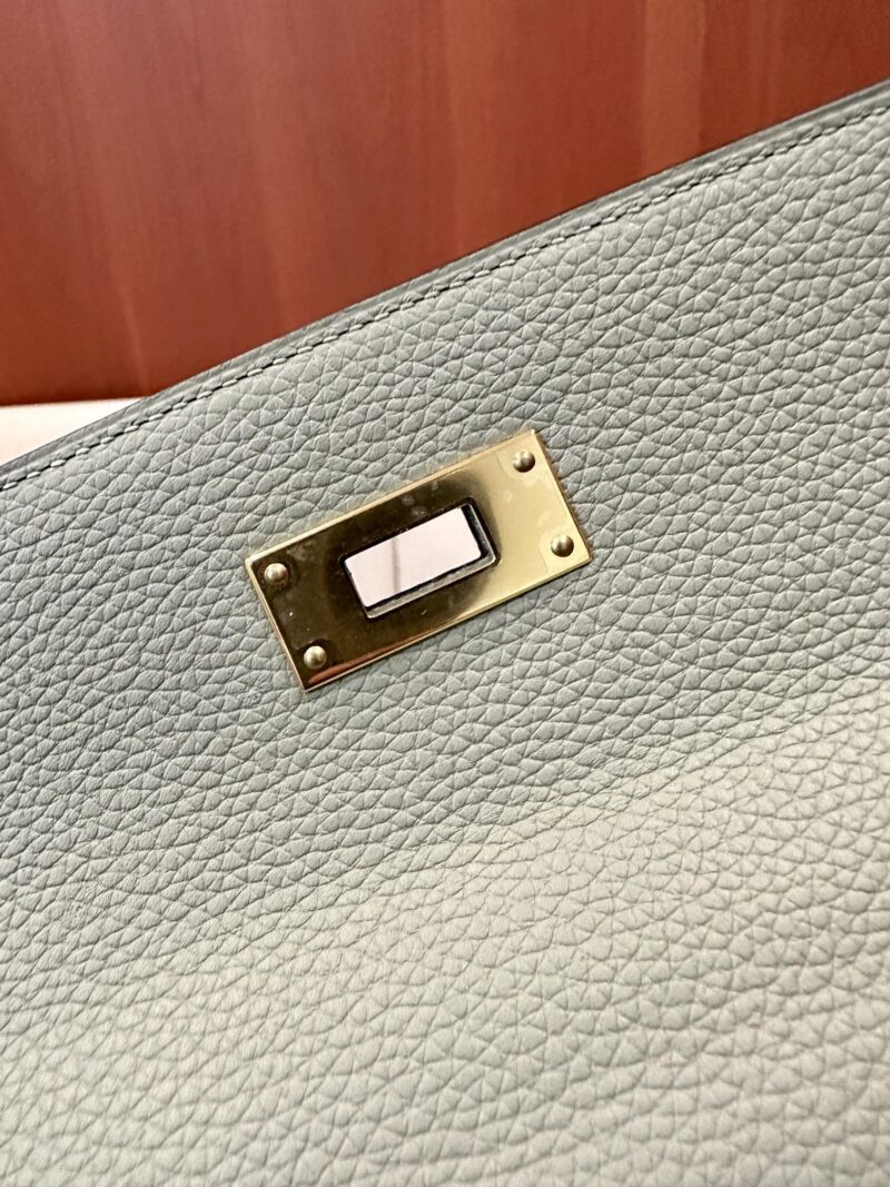 Hermès Kelly 28 Togo Sauge, Gold Gold Hardware - Image 13
