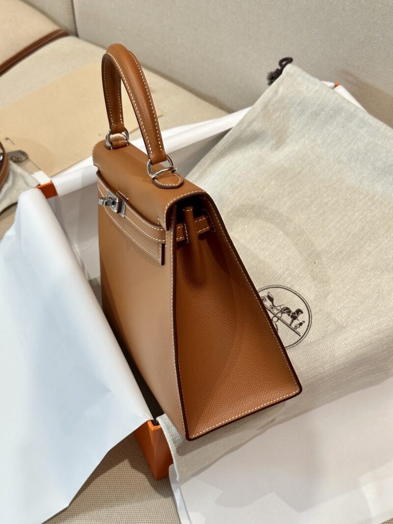 Hermès Kelly 25 Epsom Gold, Silver Silver Hardware - Image 4