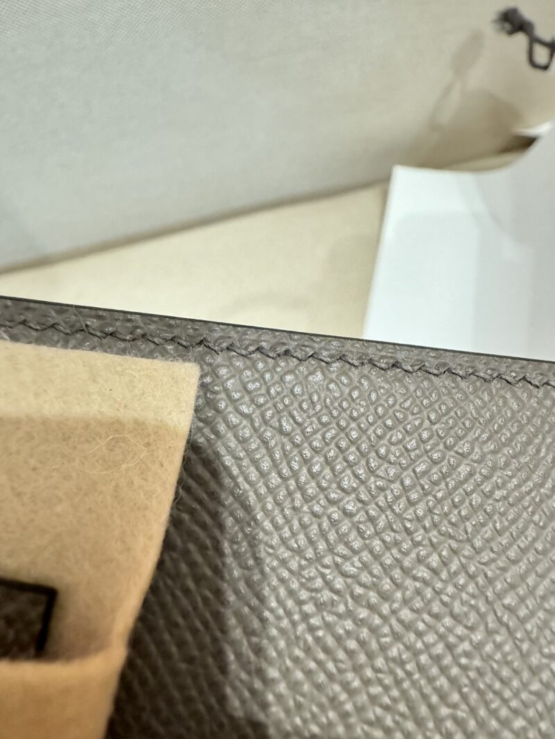 Hermès Kelly 28 Epsom Etain, Gold Gold Hardware - Image 14