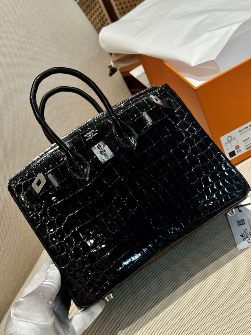 Hermès Birkin 25 Noir, Silver Shiny Crocodile Palladium Hardware - Image 2
