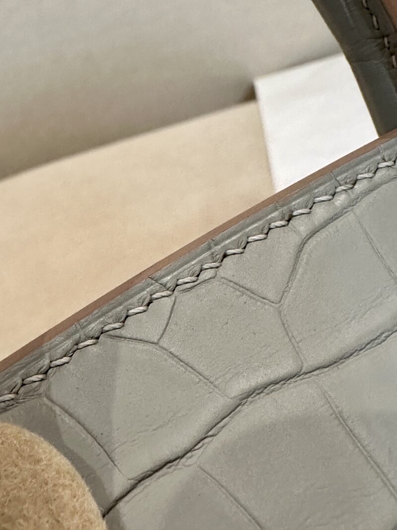 Hermès Birkin 25 Gris Pearl Matte Alligator Palladium Hardware - Image 10