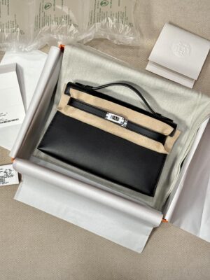 Hermès Kelly Pochette Noir Swift Gold Hardware